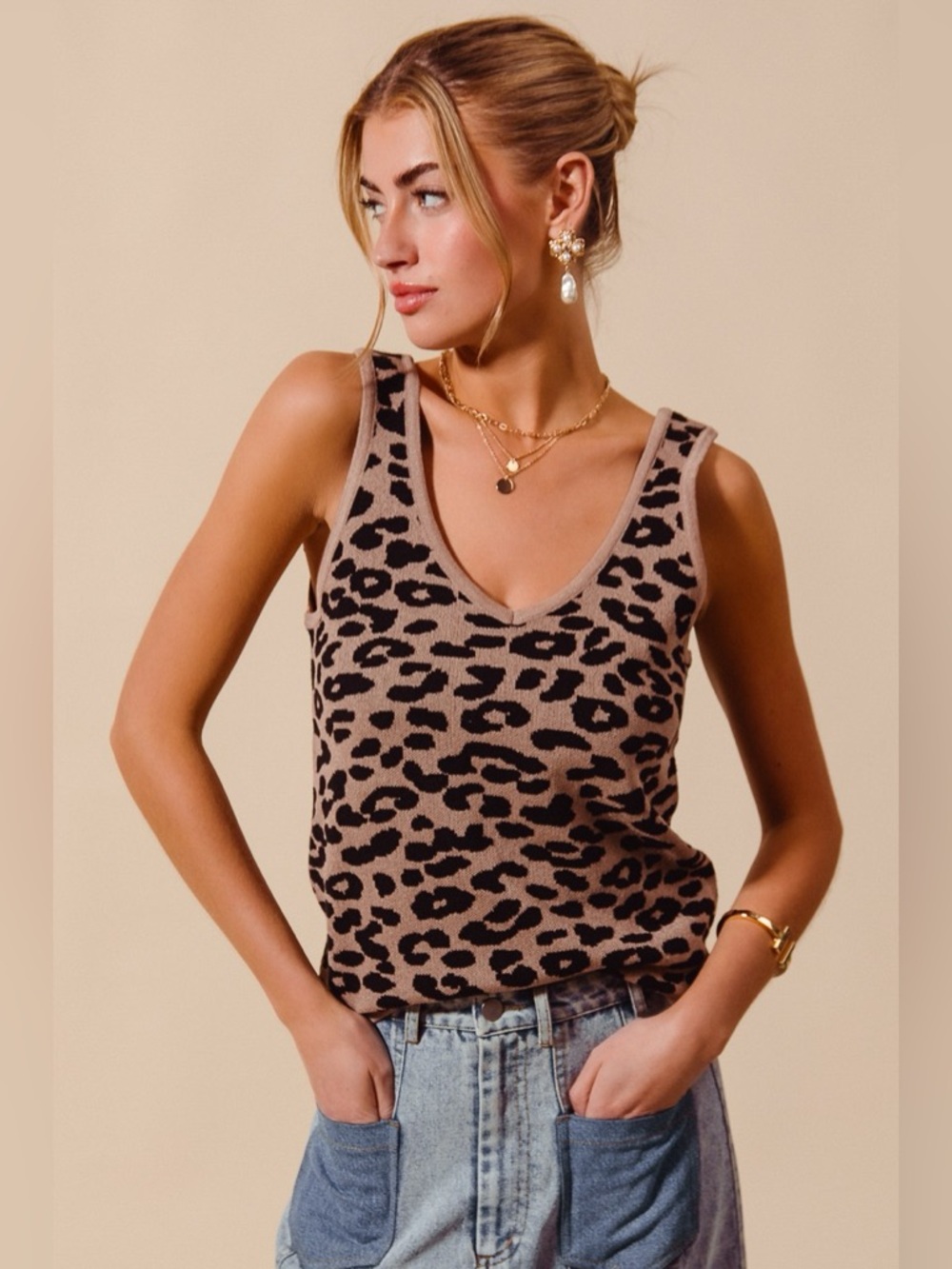 SO ME Leopard Knitted Lightweight V Neck Tank Top